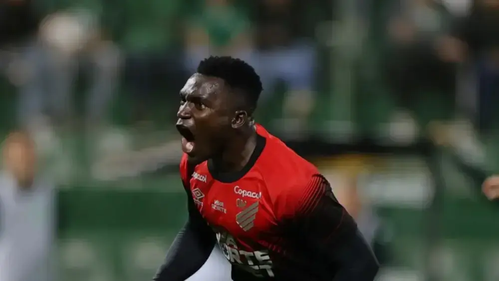 Athletico vence Inter com gols após erros e pressiona rival no Z4