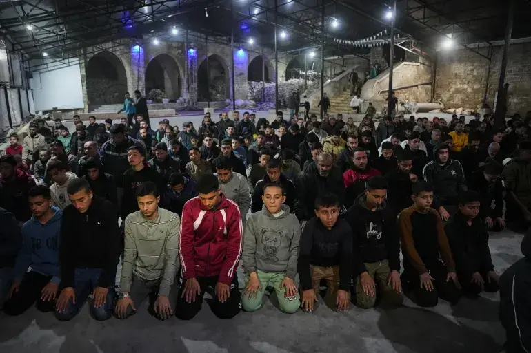 Hajj em Meca começa com 1,5 milhão de fiéis em meio à guerra