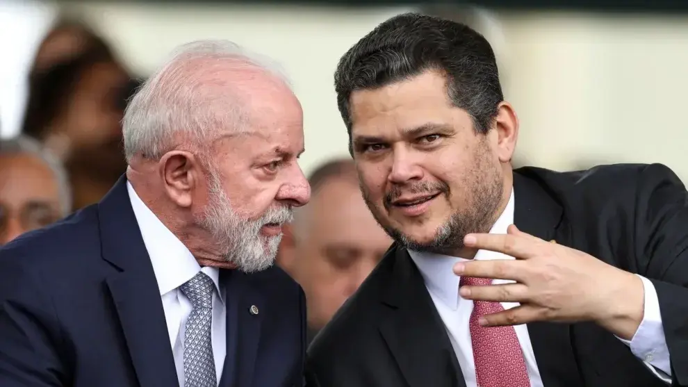 Lula mapeia cargos para retaliação, mas poupa Alcolumbre