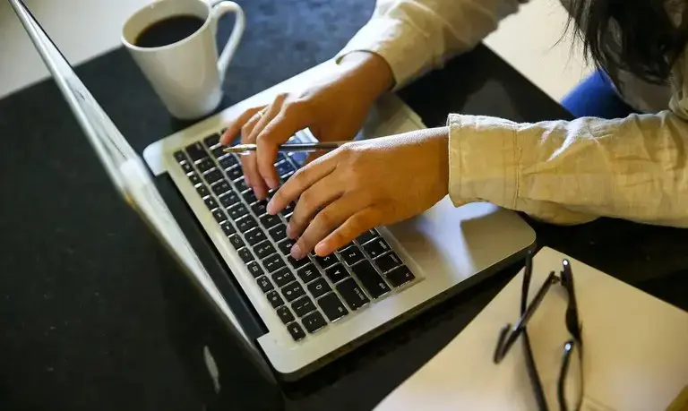 Regra sobre saúde mental no trabalho gera polêmica entre empresas