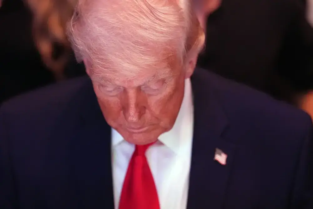 Trump publica imagem de navios afundados e provoca Irã